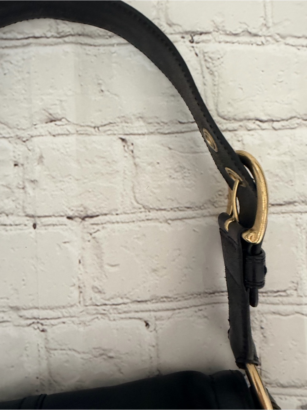 SOLD✅ Coach Black Leather Shoulder Bag with Gold Hardware - Picture 7 of 13